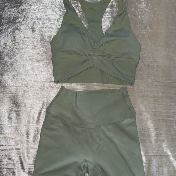 Paragon Fitwear Reluna Ruched Bra (XS) and Reluna Original Sculptseam Short (S) - Picture 1 of 9